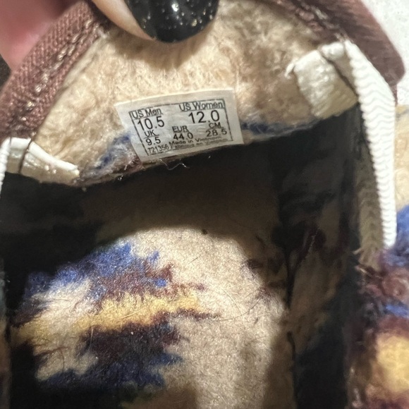 Brown Sherpa lined Vans. - Picture 5 of 6